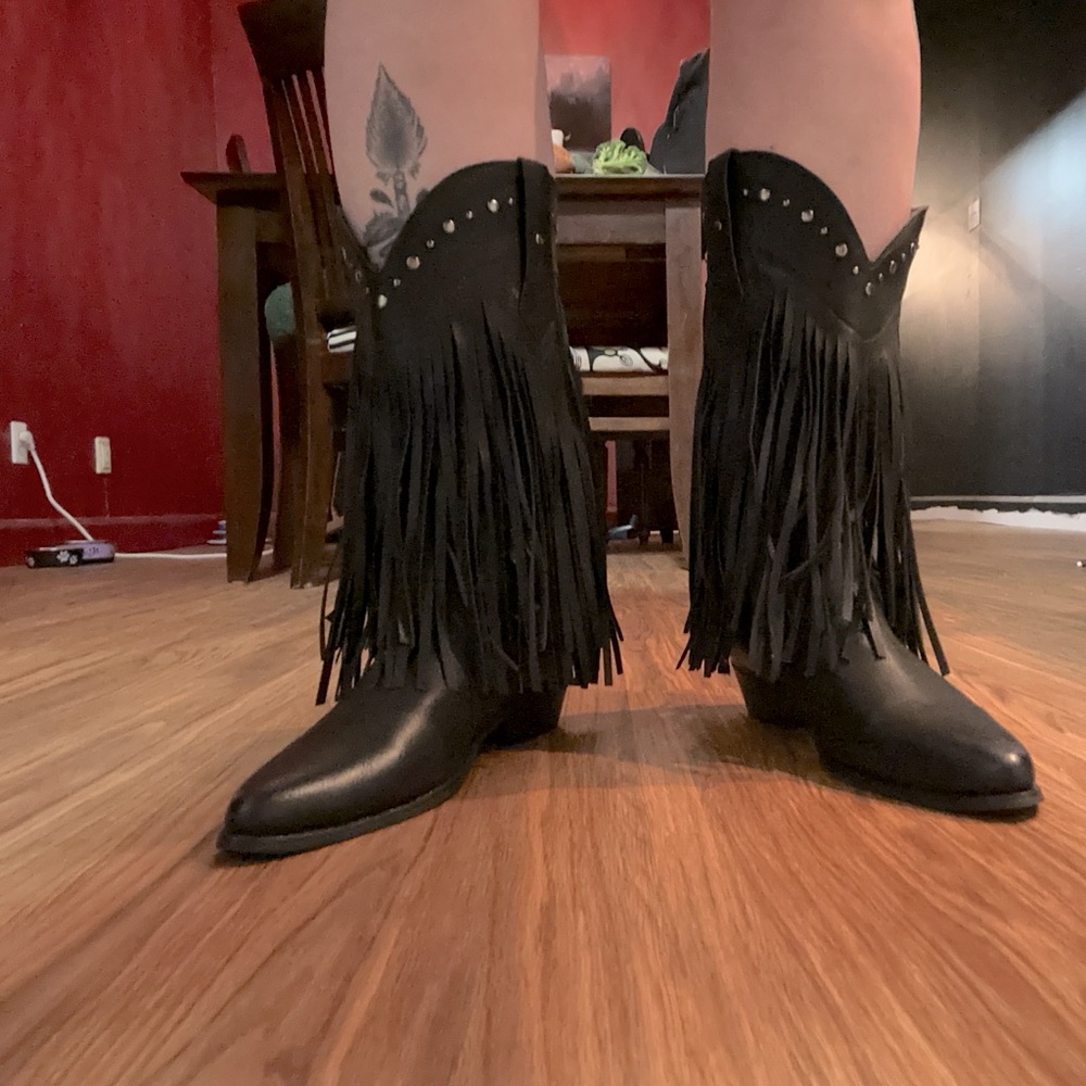 Vintage style fringe cowboy boots